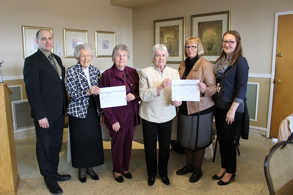 Hospital accepts donation from Auxiliary